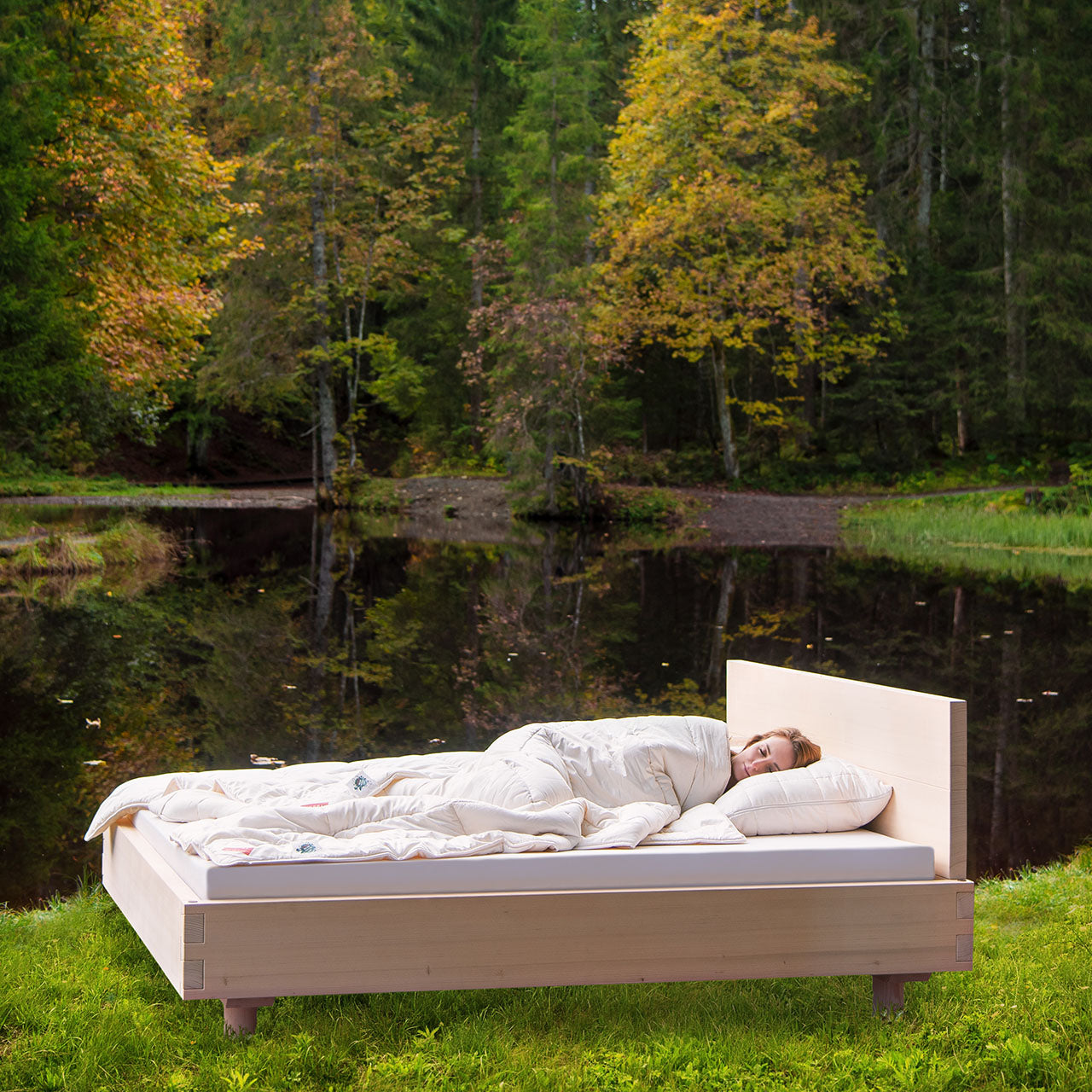 Hefel Bio Timber Ganzjahres-Bettdecke light mit TENCEL™-Füllung