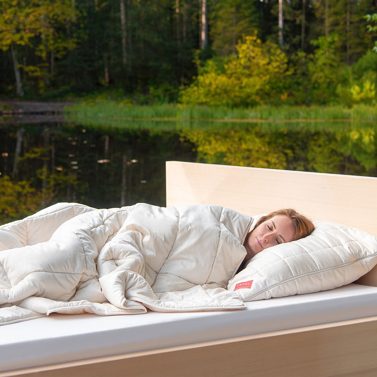 Hefel Bio Timber Ganzjahres-Bettdecke mit TENCEL™-Füllung und Bio Baumwolle Bezug