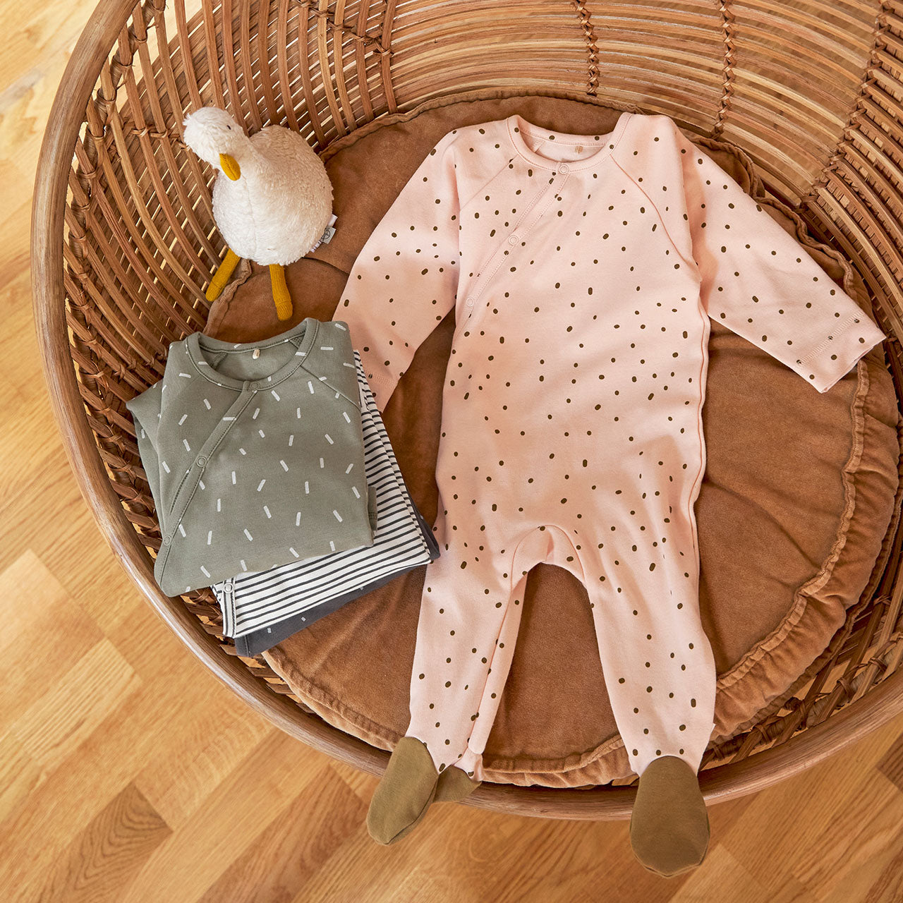 Lässig Cozy Colors Babyschlafanzug mit Fuß aus Bio Baumwolle