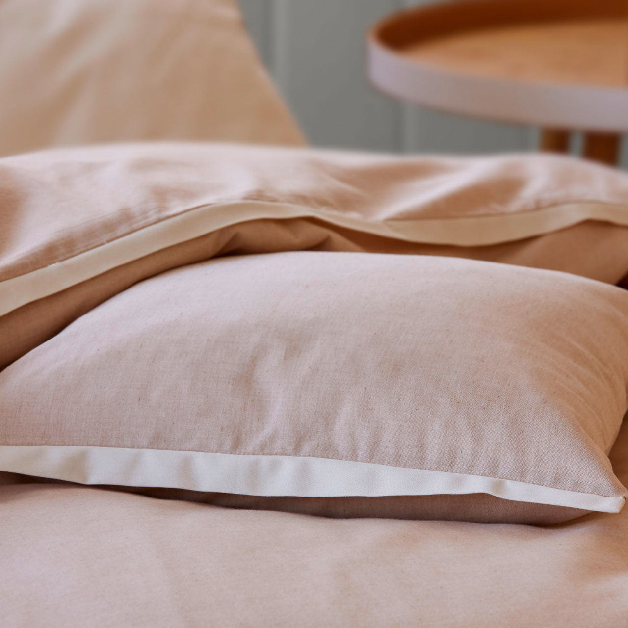Cotonea Pur Kopfkissenbezug aus Bio Baumwoll Chambray Braun / Natur