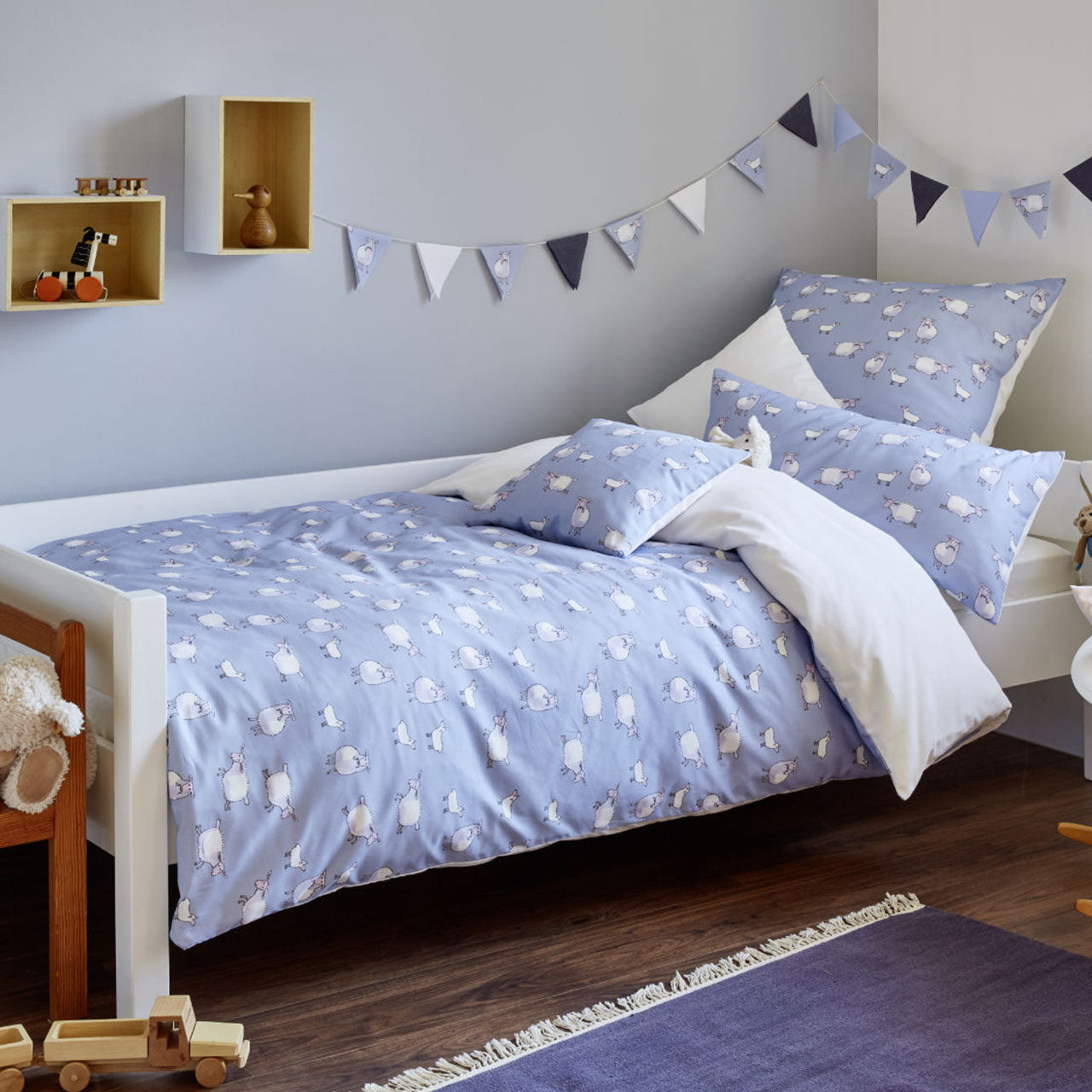 Cotonea Schäfchen Kinderbettwäsche Set aus Bio Baumwoll Satin