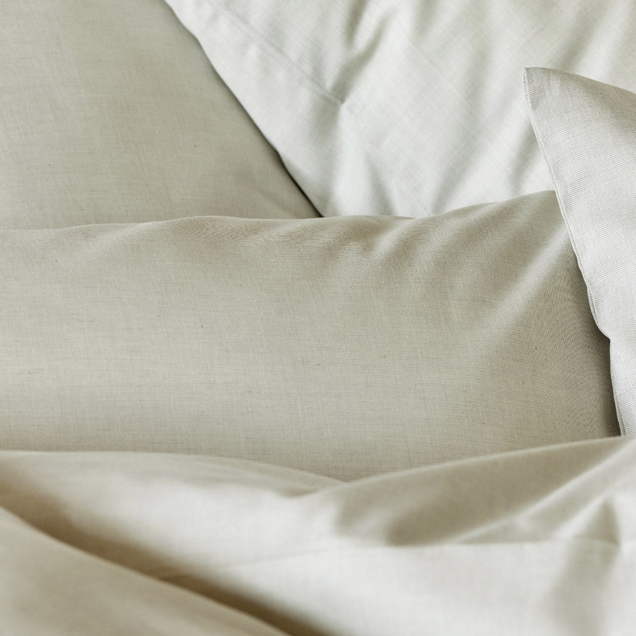 Cotonea Kissenbezug Chambray Nuance aus Bio Baumwolle