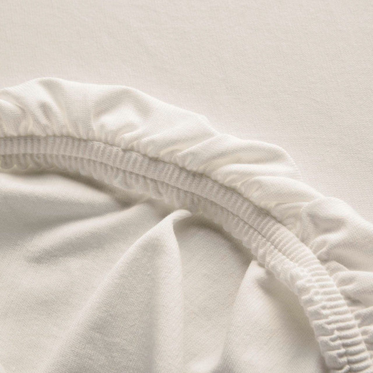 Cotonea Spannbettlaken aus Bio Baumwoll Jersey für hohe Matratzen