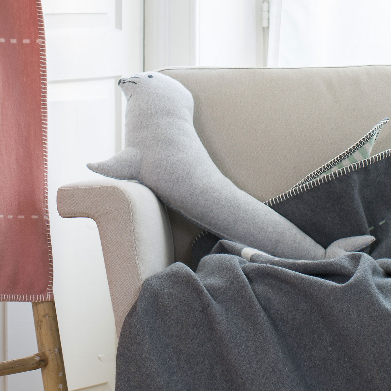 Fussenegger Kissen Juwel „Robbe“ inkl. Füllung