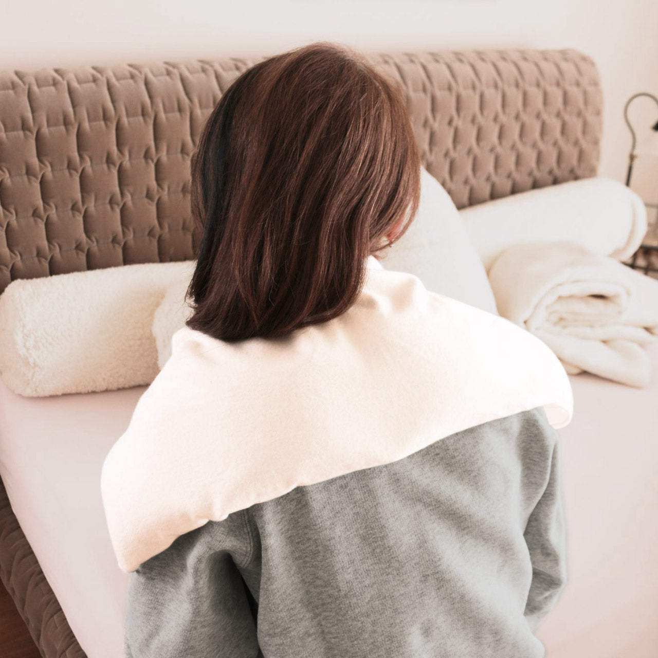 Mudis Maxi-Molly Schulter Wärmekissen mit Bio Dinkelkorn Kräuter Füllung