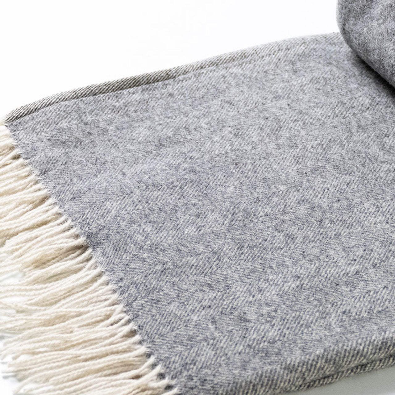 Island Wollparadies Mara Emma Wolldecke aus Merinowolle