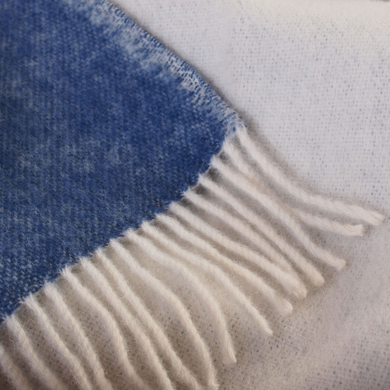 Island Wollparadies Mara Wolldecke aus Lammwolle