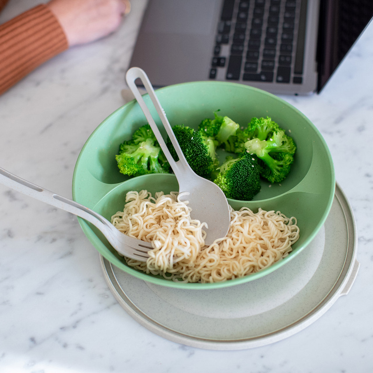 Koziol Connect Separee Menüteller mit Deckel aus Bio Plastik