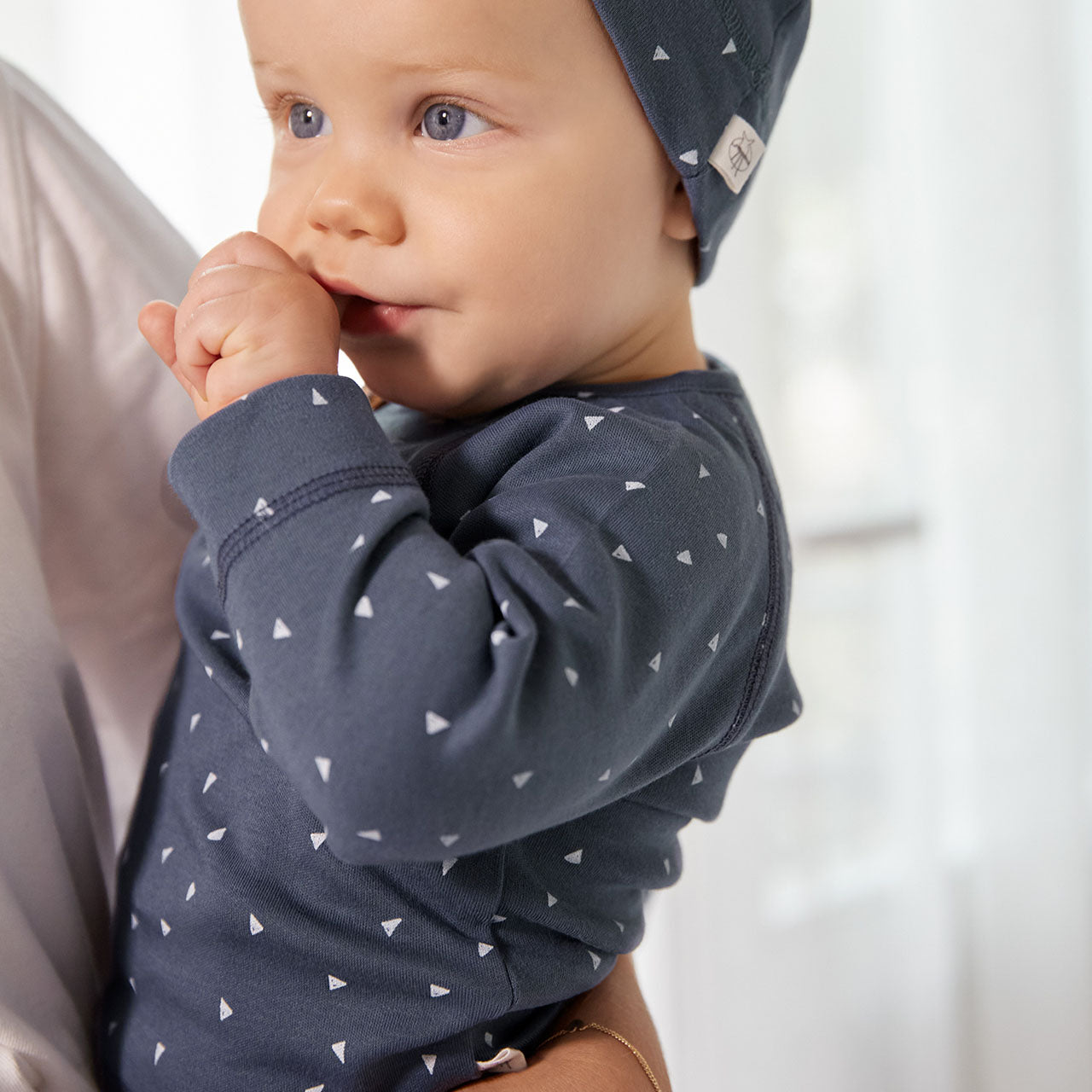 Lässig Cozy Colors Baby Langarm-Shirt aus Bio Baumwolle