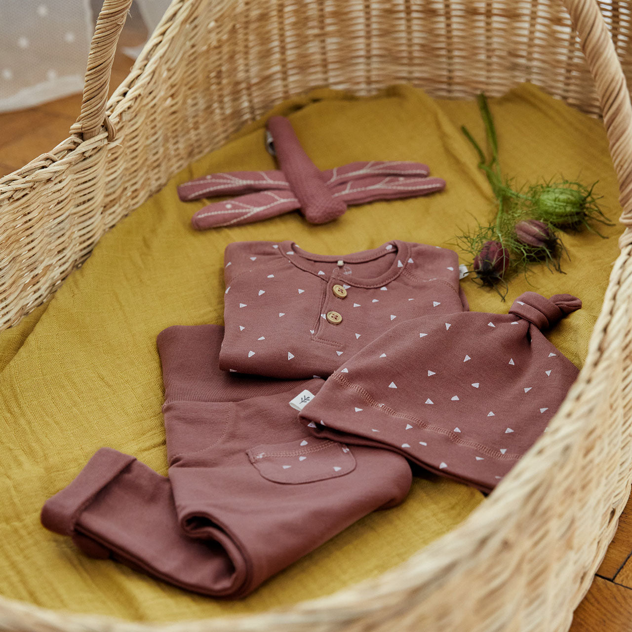 Lässig Cozy Colors Baby Langarm-Shirt aus Bio Baumwolle