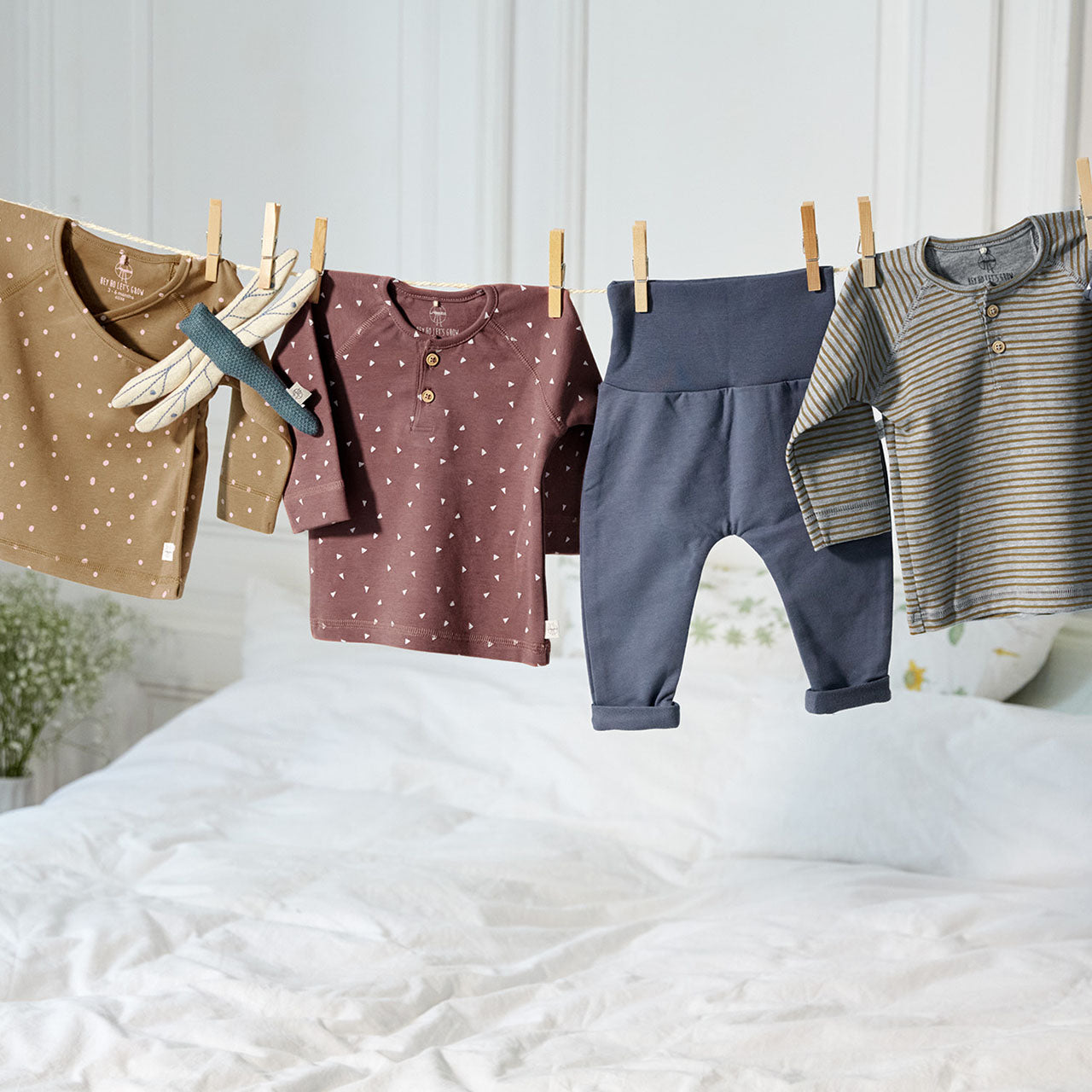 Lässig Cozy Colors Baby Langarm-Shirt aus Bio Baumwolle