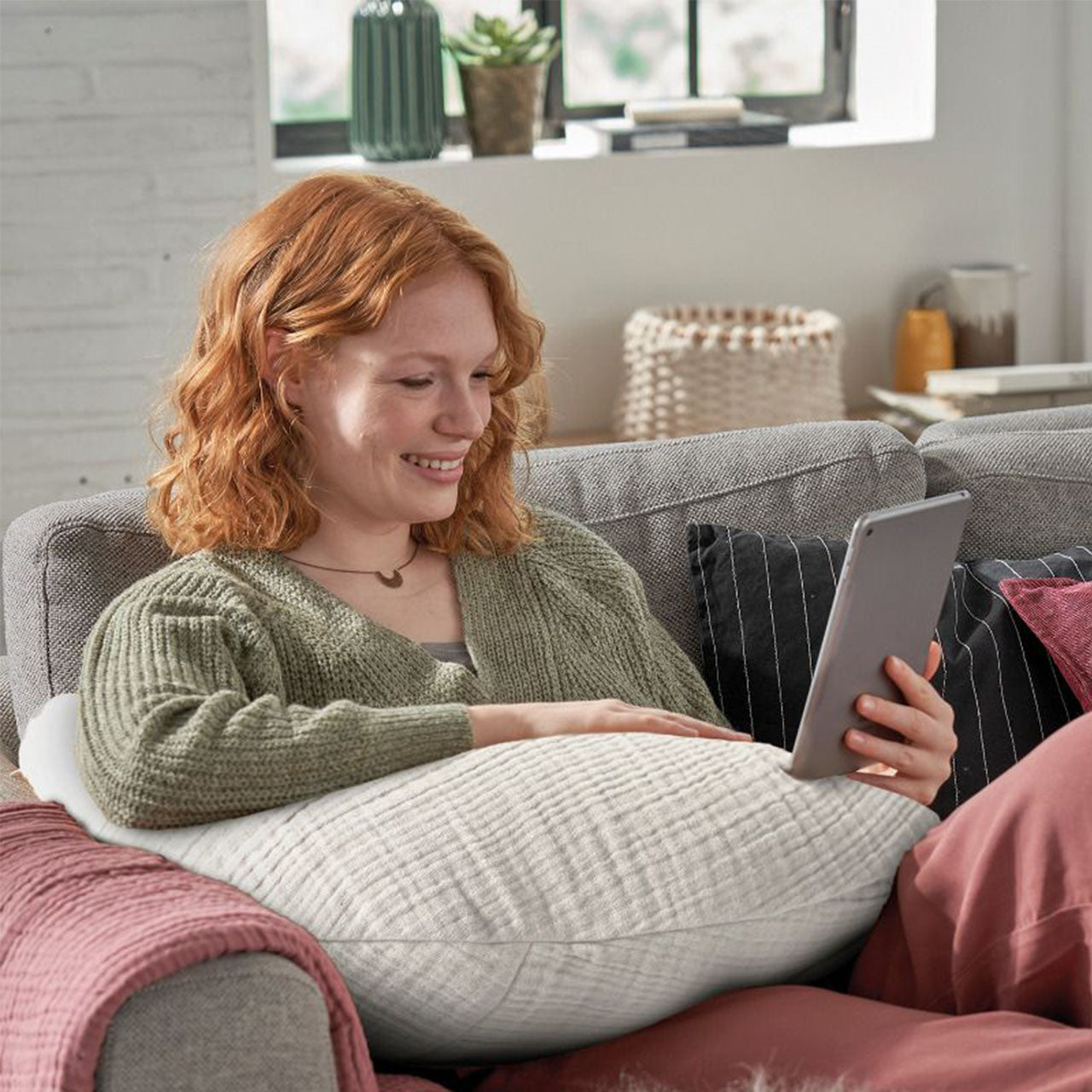 Theraline Musselinmond Stillkissen mit EPS-Mikroperlen Füllung