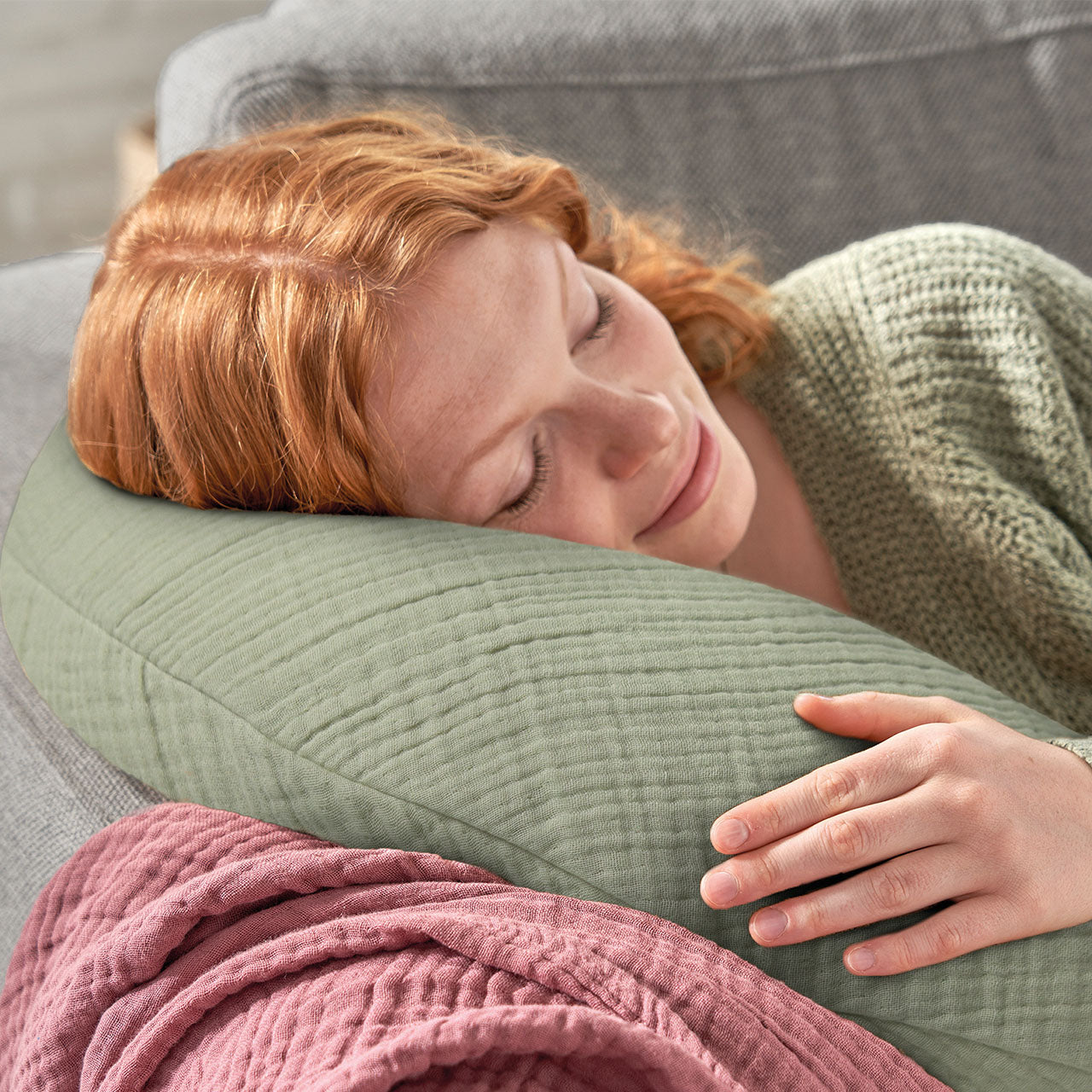 Theraline Musselinmond Stillkissen mit EPS-Mikroperlen Füllung